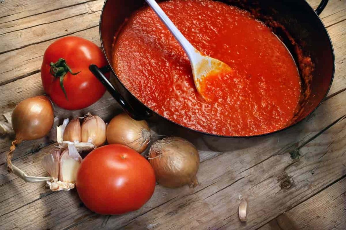 frying tomato paste soup recipe with simple ingredients