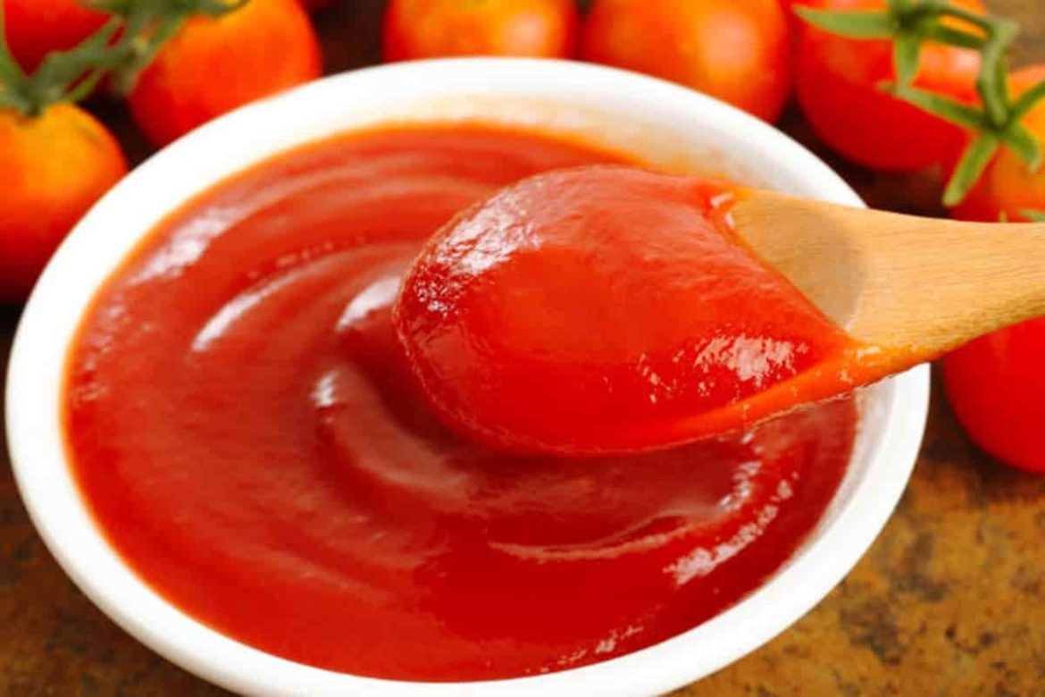 is tomato paste past expiration date safe to consume