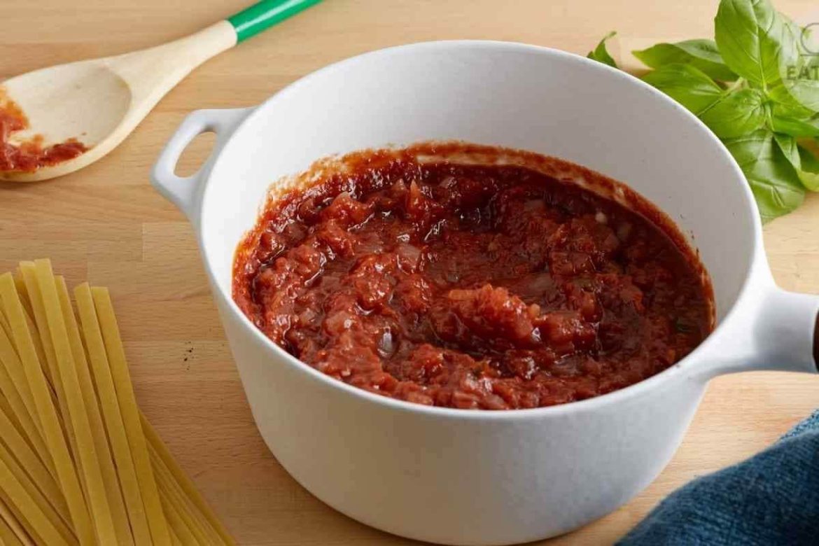 Try frying tomato paste marinara recipe with simple ingredients